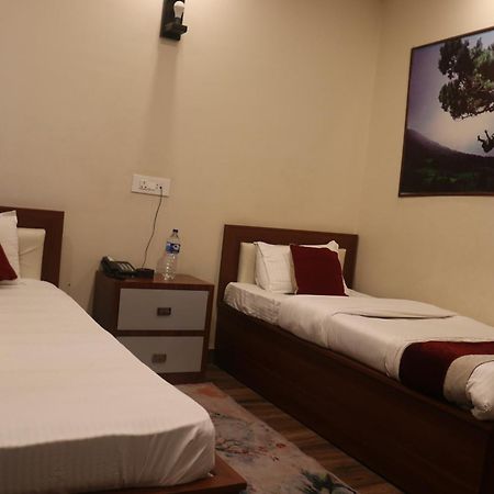 Hotel Tiktok Kathmandu Buitenkant foto