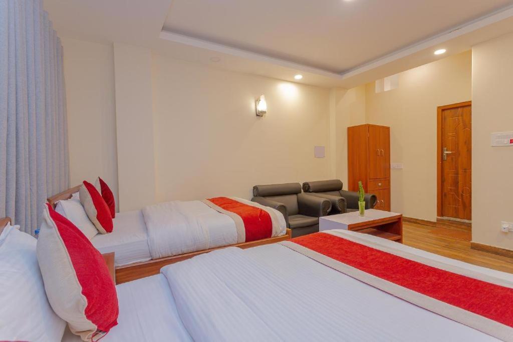 Hotel Tiktok Kathmandu Buitenkant foto