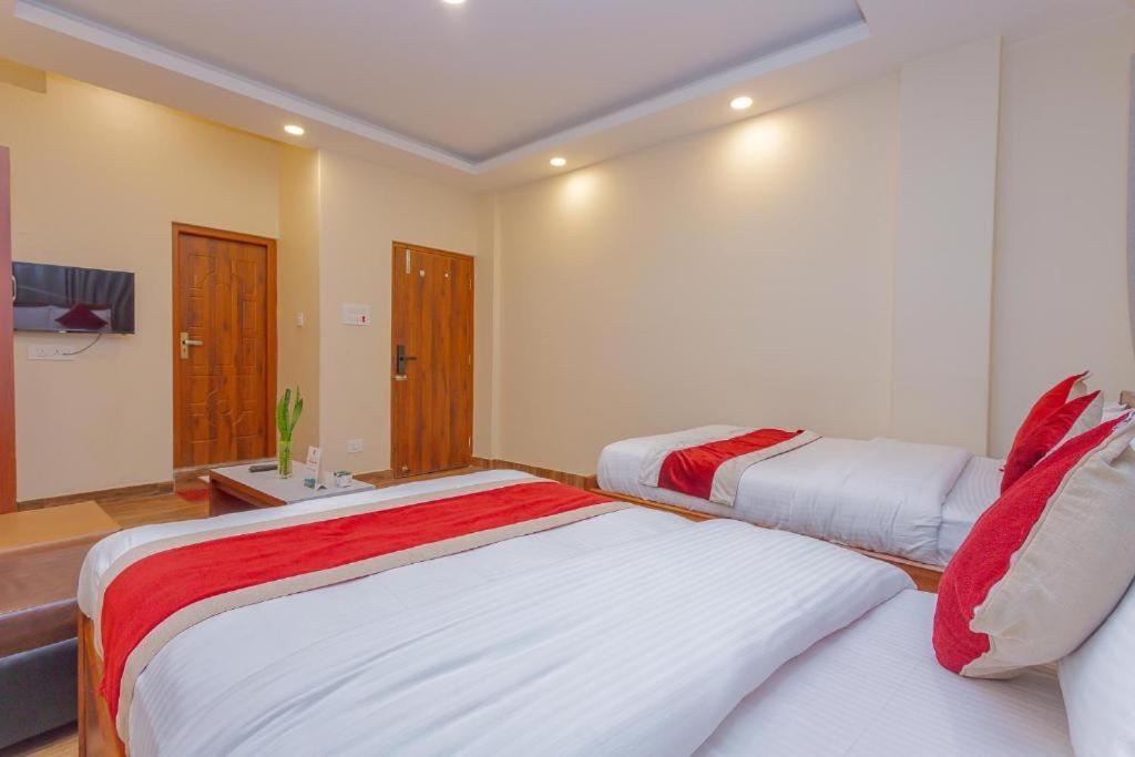 Hotel Tiktok Kathmandu Buitenkant foto