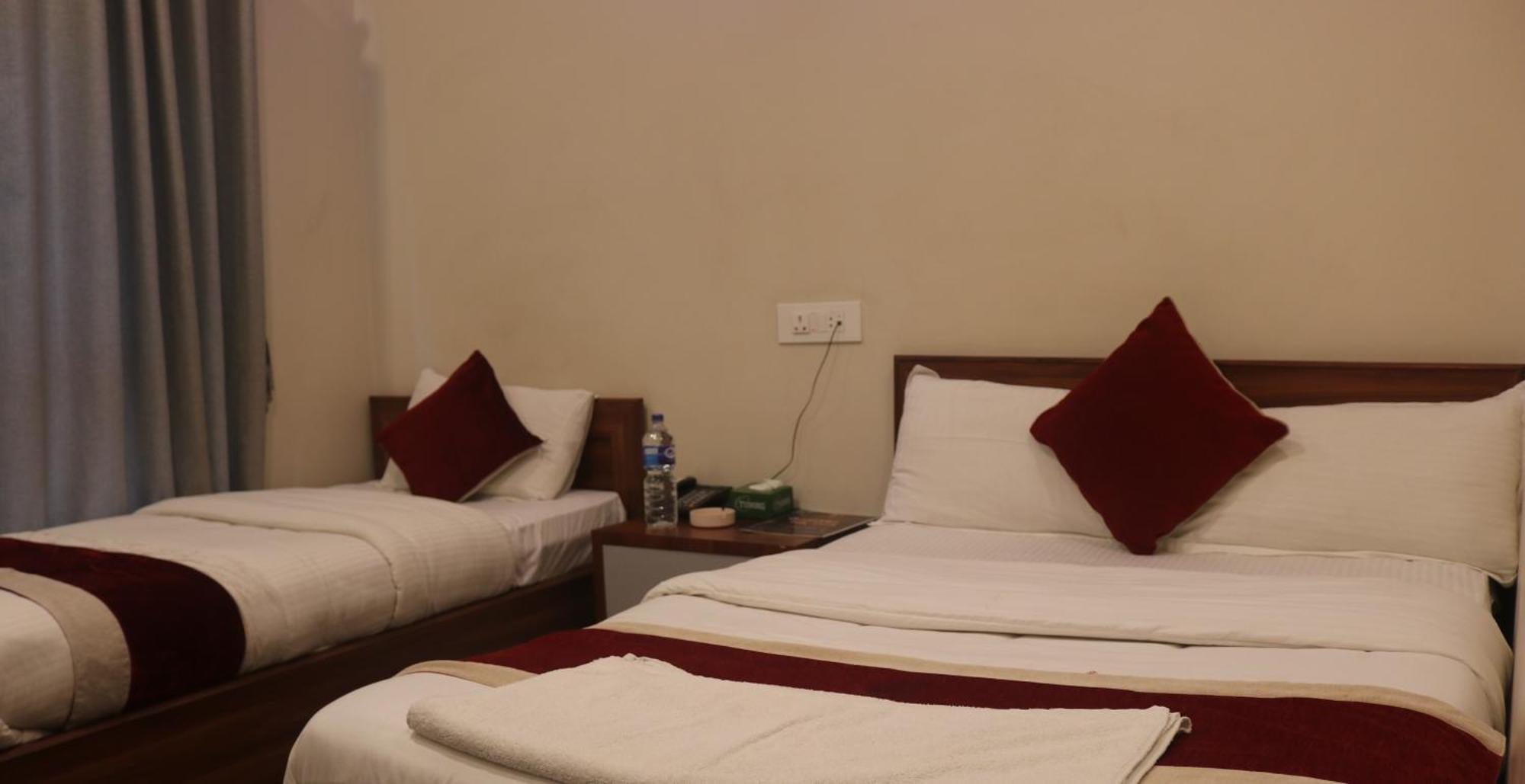 Hotel Tiktok Kathmandu Buitenkant foto