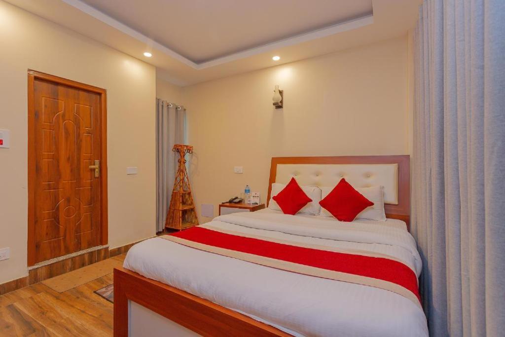 Hotel Tiktok Kathmandu Buitenkant foto