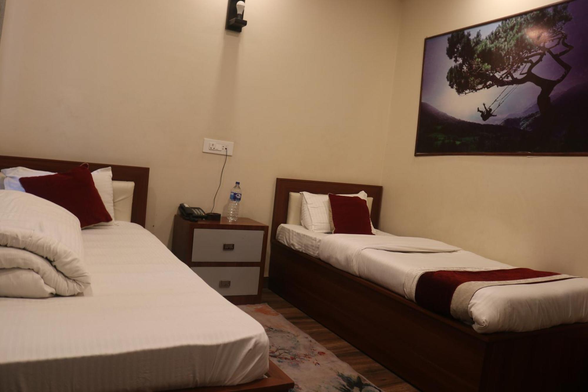 Hotel Tiktok Kathmandu Buitenkant foto