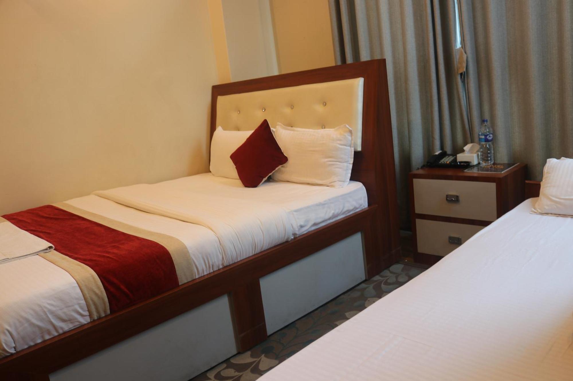 Hotel Tiktok Kathmandu Buitenkant foto
