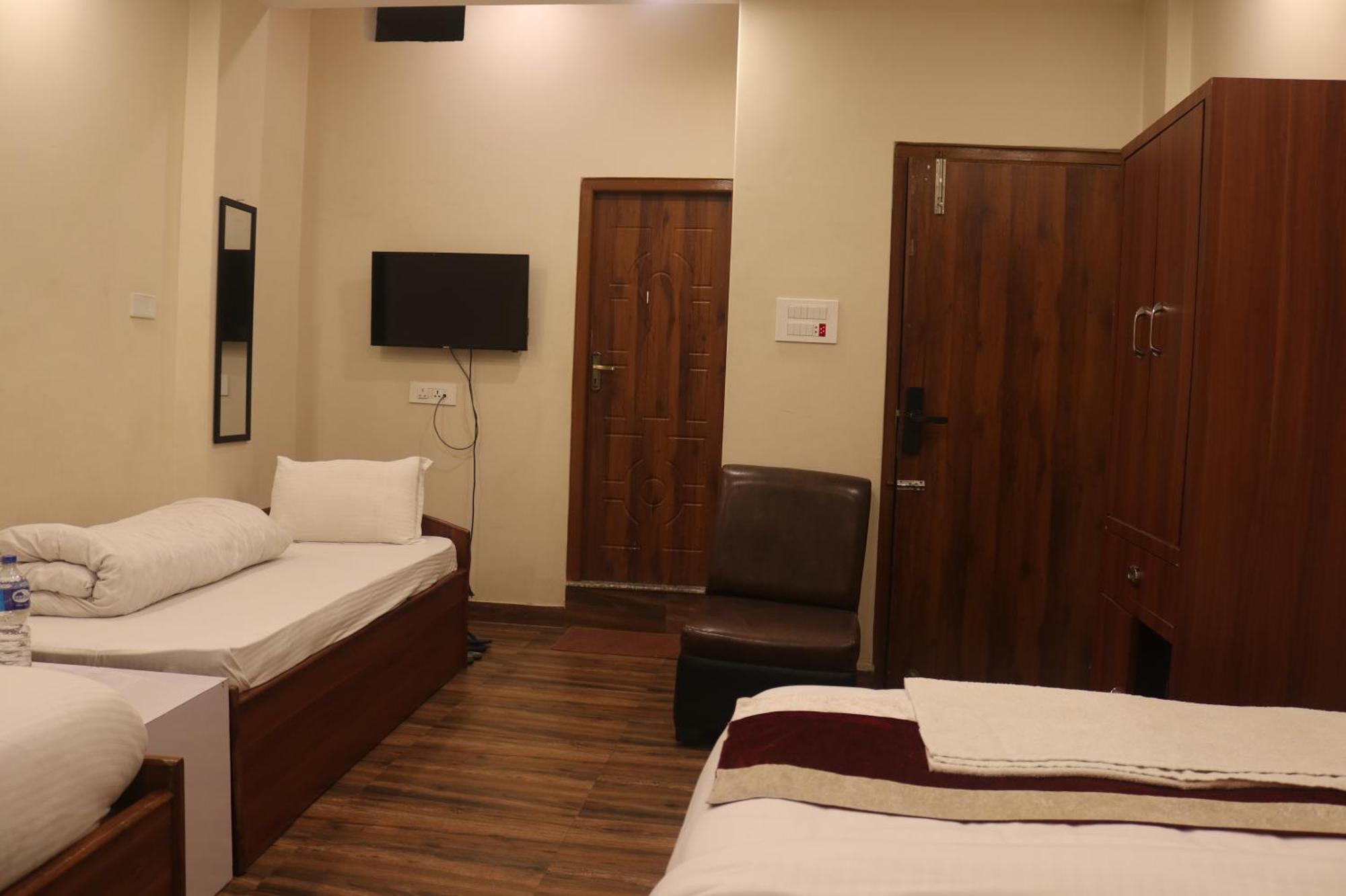 Hotel Tiktok Kathmandu Buitenkant foto