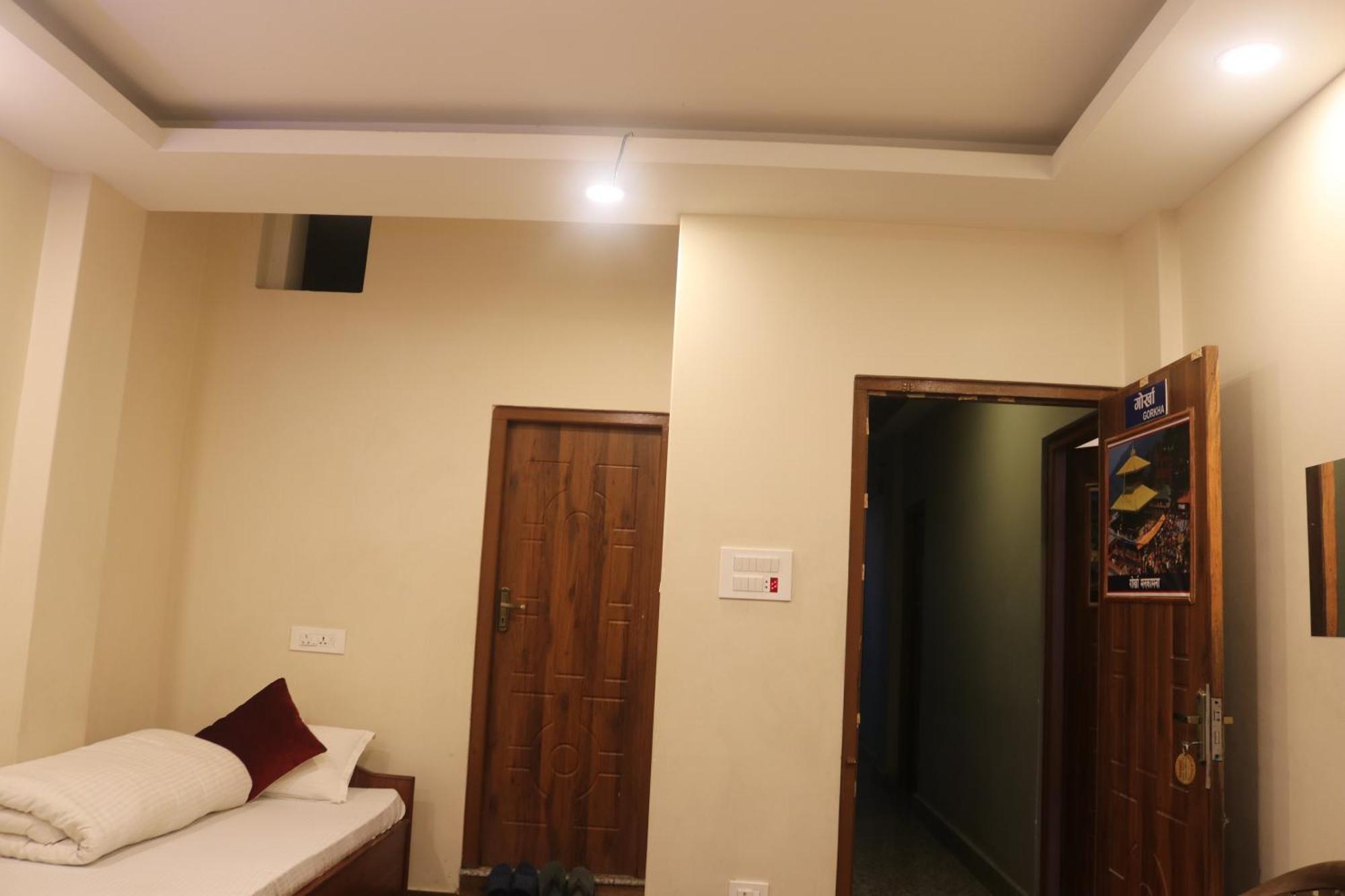 Hotel Tiktok Kathmandu Buitenkant foto
