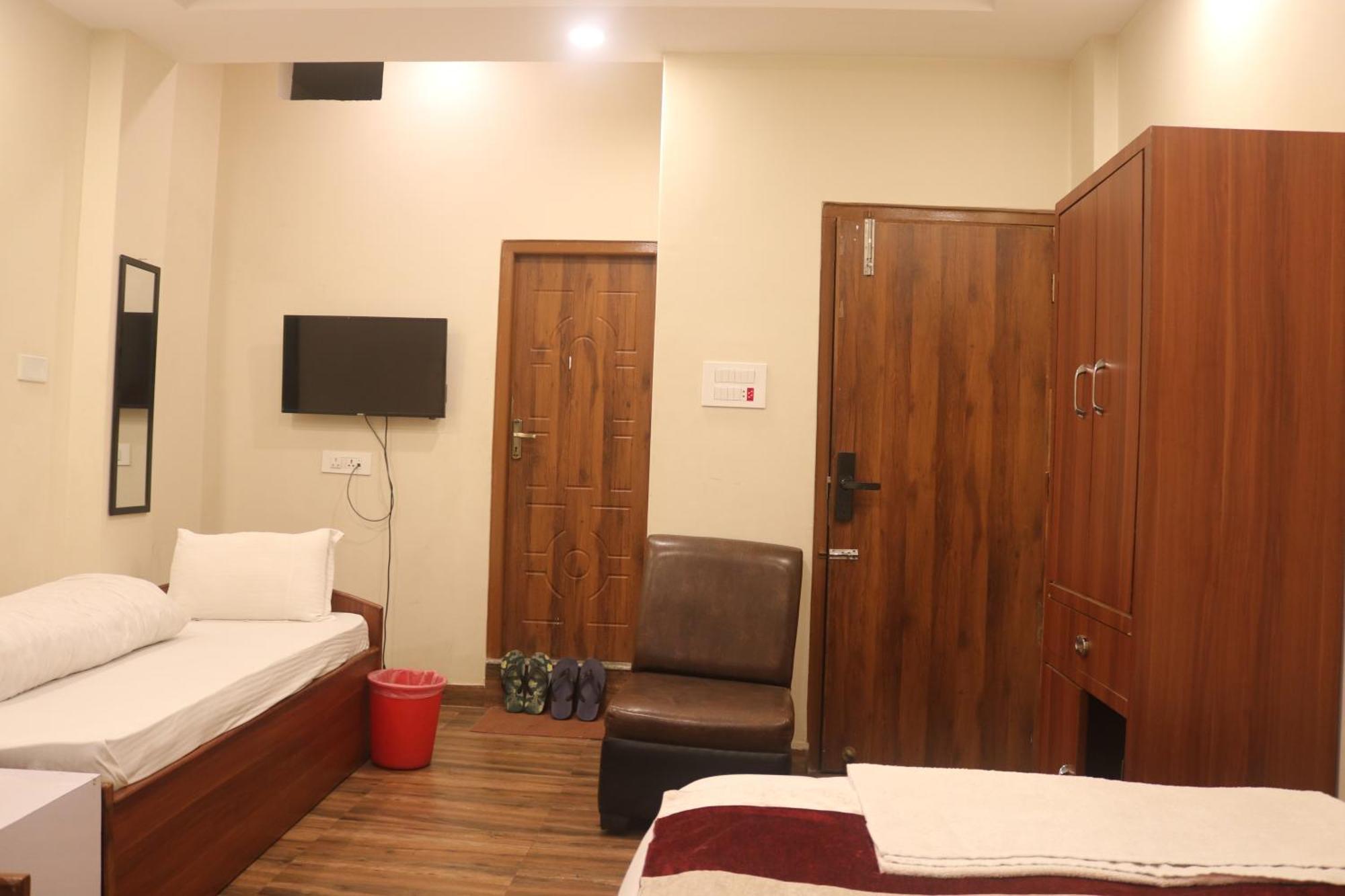 Hotel Tiktok Kathmandu Buitenkant foto