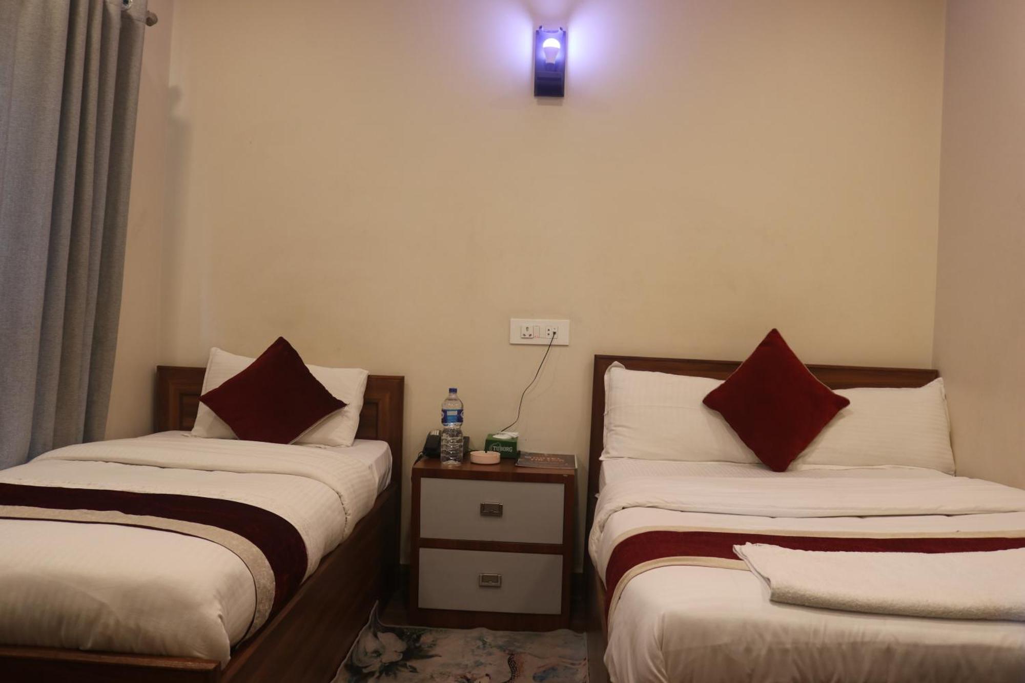 Hotel Tiktok Kathmandu Buitenkant foto